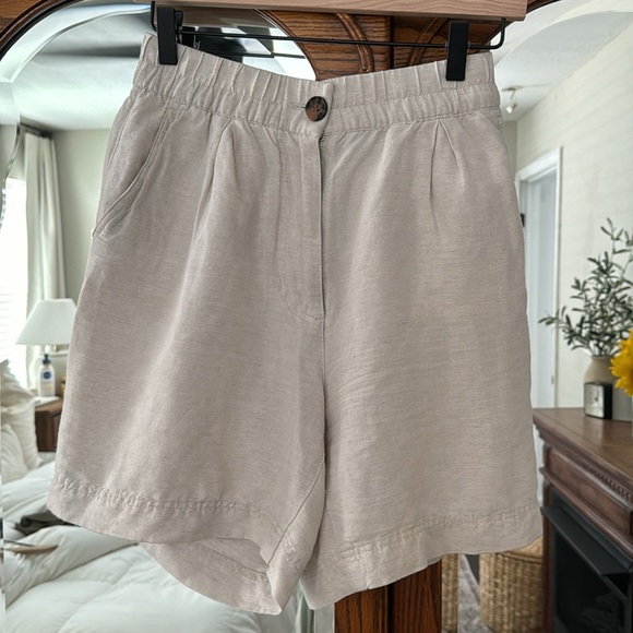 H&M linen mid length shorts - Picture 1 of 3